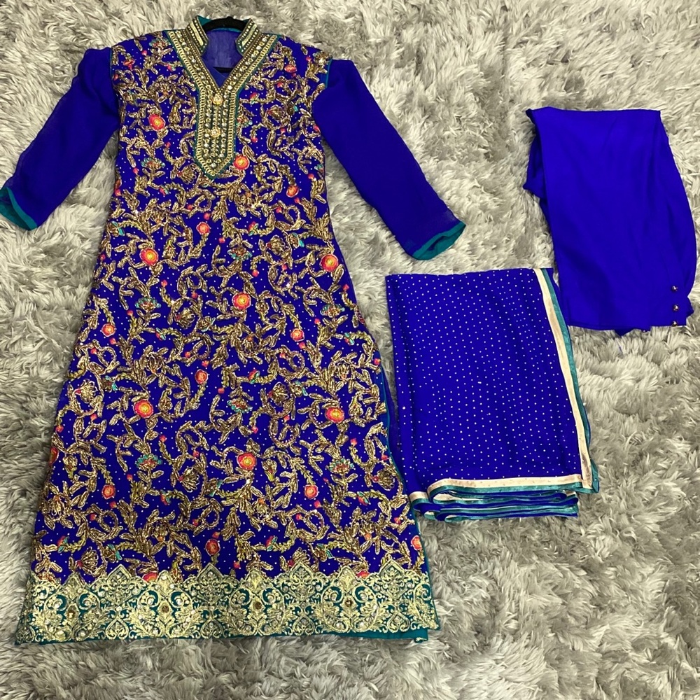 Pakistani / Indian / Desi Outfit